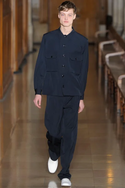 Look 11